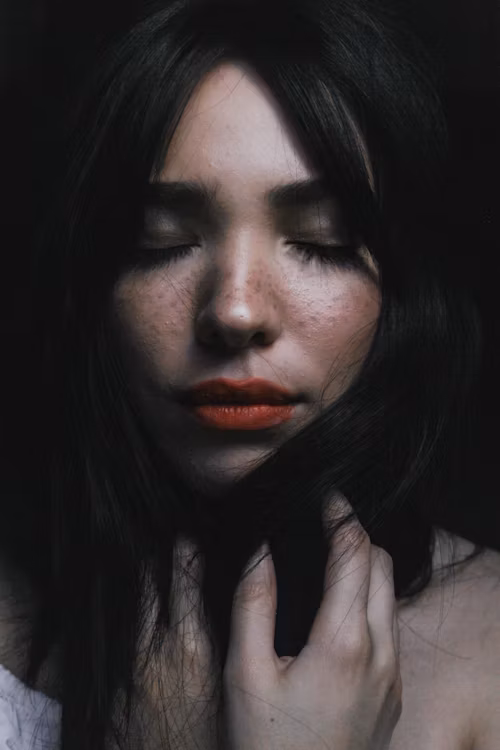 Acne Breakout Makeup Tips - 9 Best Advice for Acne-Prone Skin!